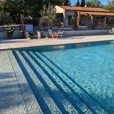 Camping Sainte Victoire Beaurecueil Exterior foto