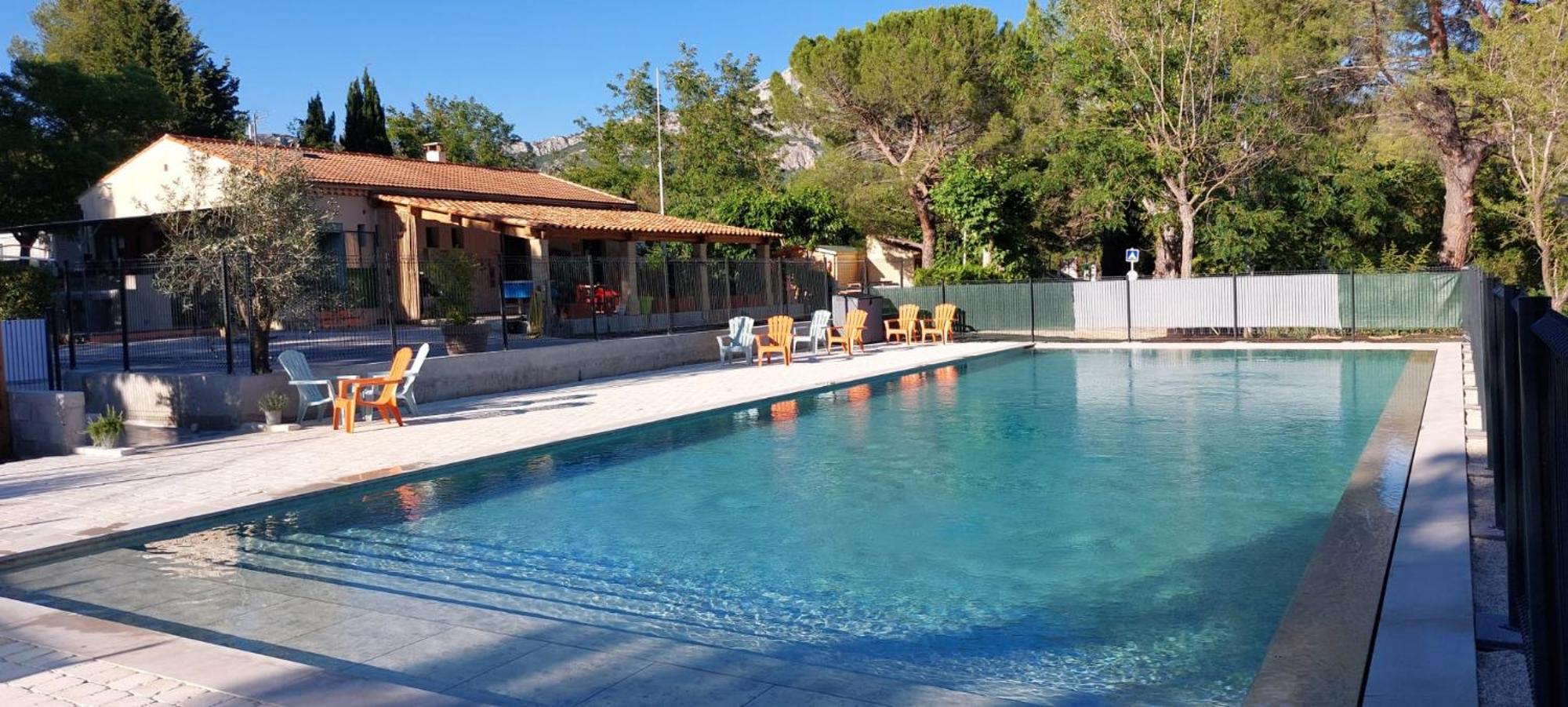 Camping Sainte Victoire Beaurecueil Exterior foto