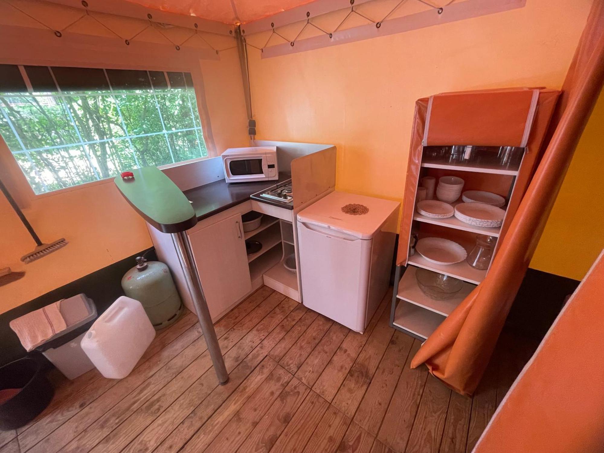 Camping Sainte Victoire Beaurecueil Exterior foto