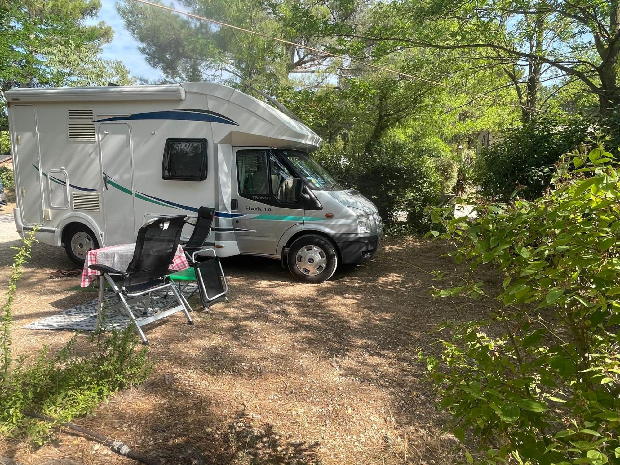 Camping Sainte Victoire Beaurecueil Exterior foto