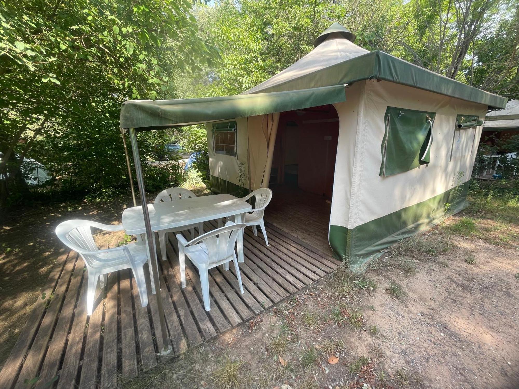 Camping Sainte Victoire Beaurecueil Exterior foto